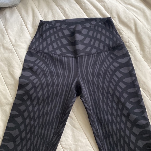 Alo Yoga High-Waist legging - Picture 3 of 4